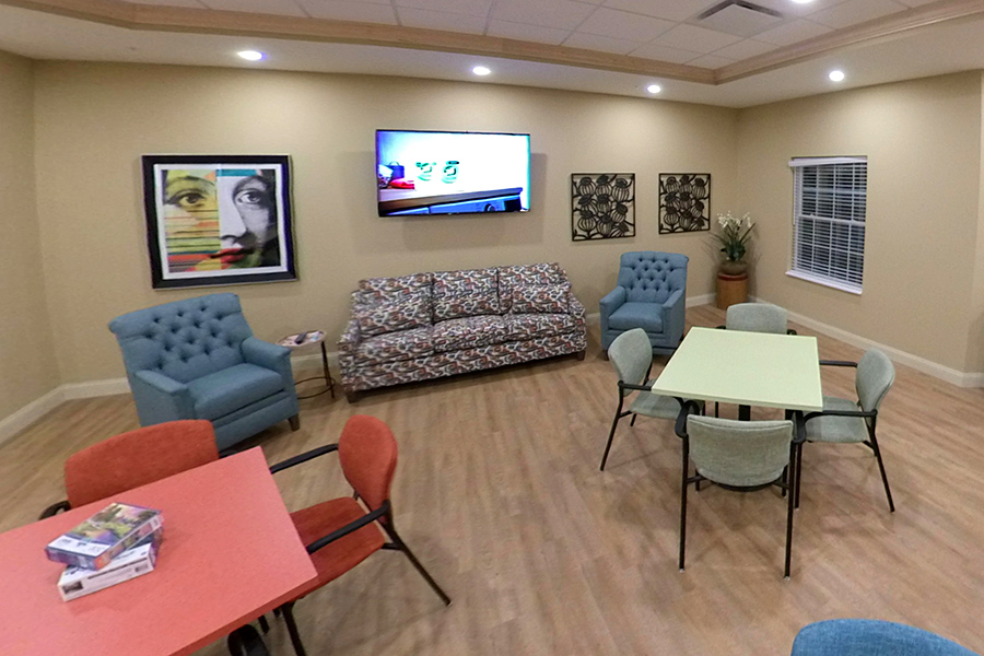 Traditional, static photo of an assisted living facility (Photo: Mark Madere - SpectraLight360.com)